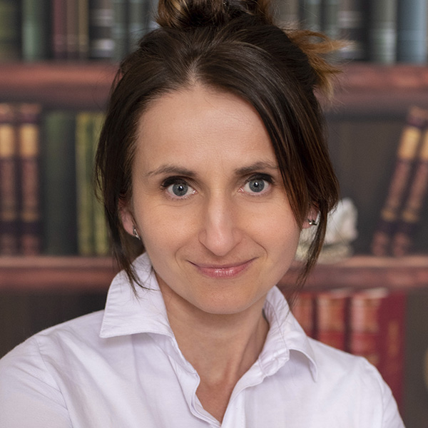 dr Justyna Deczewska